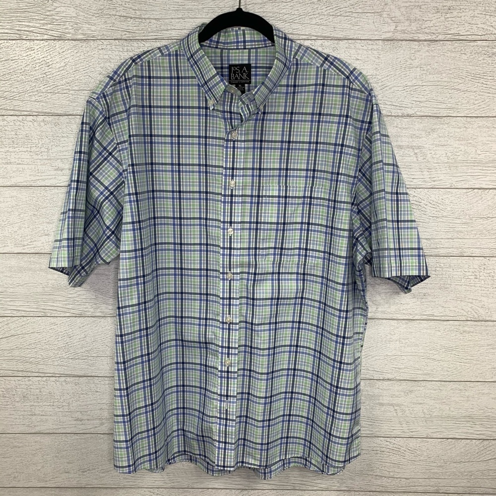 Jos A. Bank Travlers Edition button down shirt